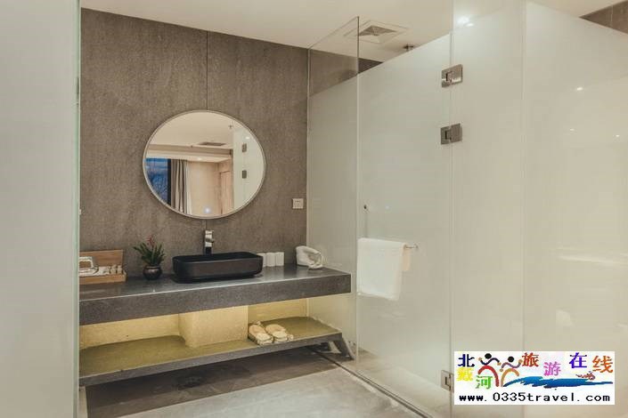 秦皇島山海間溫泉藝術(shù)中心酒店