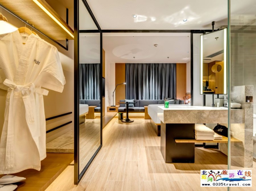 秦皇島海港萬楓酒店電話18633570222