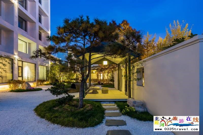 秦皇島燕山大學閑庭四藝酒店電話18633570222