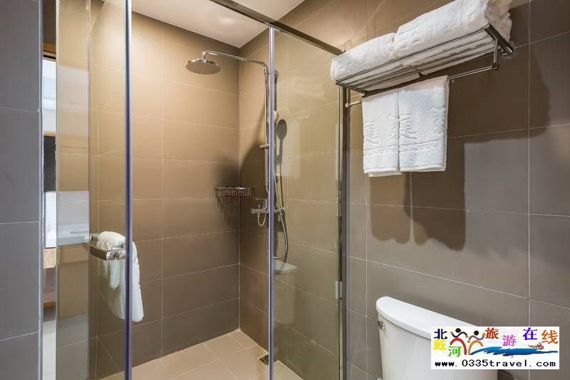 秦皇島燕山大學(xué)閑庭四藝酒店電話18633570222