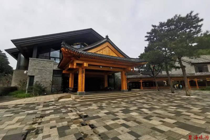 承德金山嶺長城大酒店咨詢預(yù)定電話18633570222 15703350808