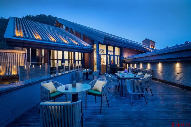 承德金山嶺長城大酒店咨詢預(yù)定電話18633570222 15703350808