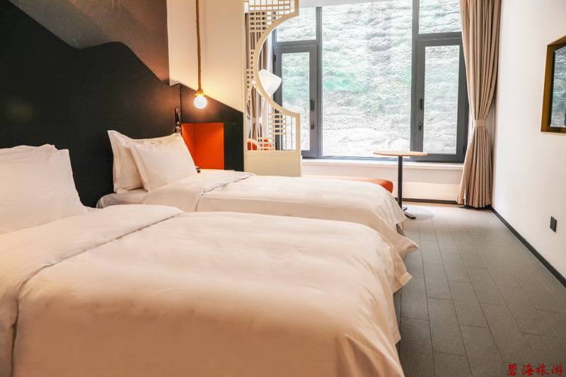 承德金山嶺長城大酒店咨詢預(yù)定電話18633570222 15703350808